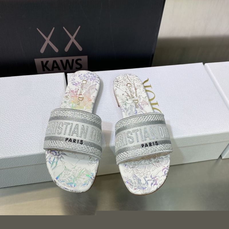 ch**an D*or slippers